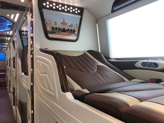 Xe Lovabus Giường nằm Nội thất Limousine giường nằm 24 chỗ
