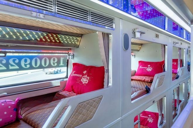 Xe Phong Phú Nội thất Tiện ích Limousine 22 Phòng
