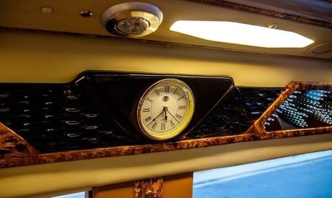 Xe LaHa Limousine Tiện ích Limousine 9 chỗ