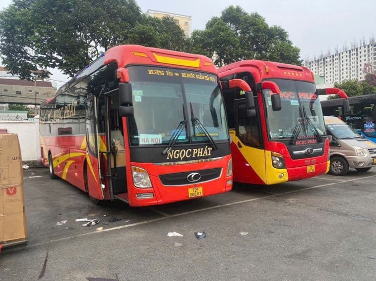 Xe Ngọc Phát Bên hông xe Giường nằm Mặt trước xe Giường nằm 44 chỗ