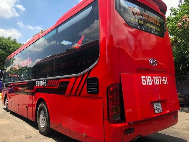 Xe Tín Nghĩa Bên hông xe Giường nằm 42 chỗ
