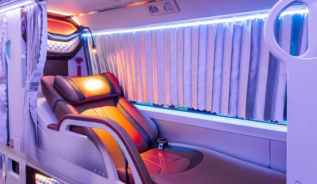 Xe Lovabus Giường nằm Nội thất Limousine giường phòng 33 chỗ