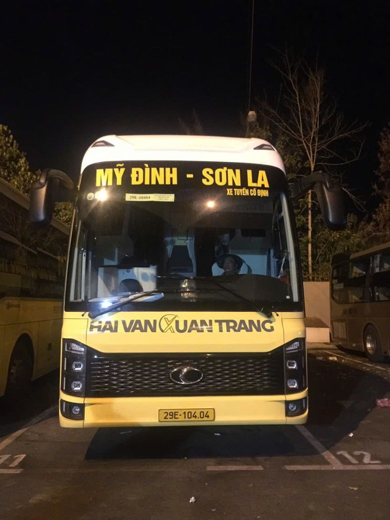 Xe Xuân Tráng Limousine Mặt trước xe 