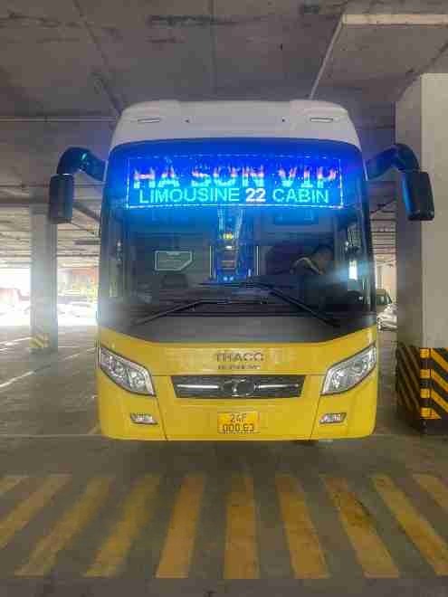 Xe Hà Sơn (Vinh - Sapa) Mặt trước xe Cabin 21 khoang Vip