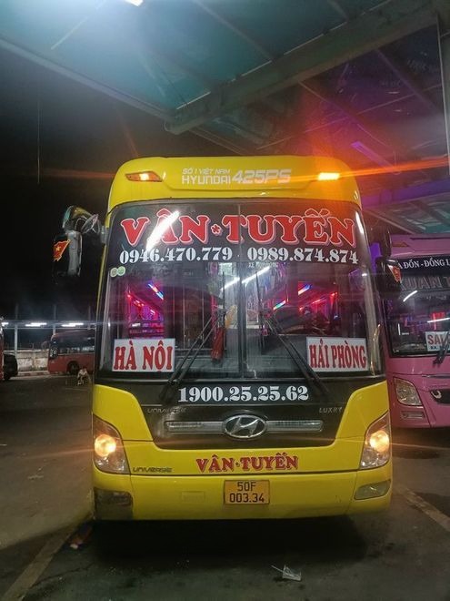 Xe Vân Tuyến Mặt trước xe Giường nằm 40 chỗ