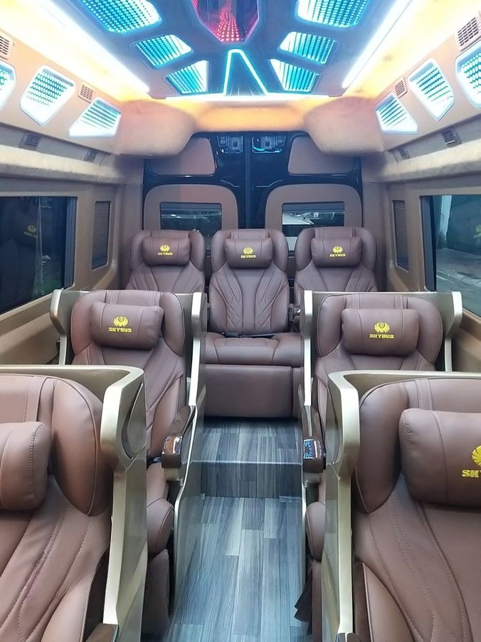 Xe Hạ Long Star Limousine Ghế ngồi Tiện ích Nội thất Limousine 9 chỗ