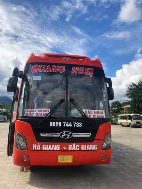 Xe Quang Nghị Mặt trước xe Giường nằm 46 chỗ