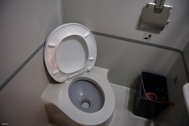 Xe Khanh Phong Tiện ích Giường nằm 38 chỗ (WC)