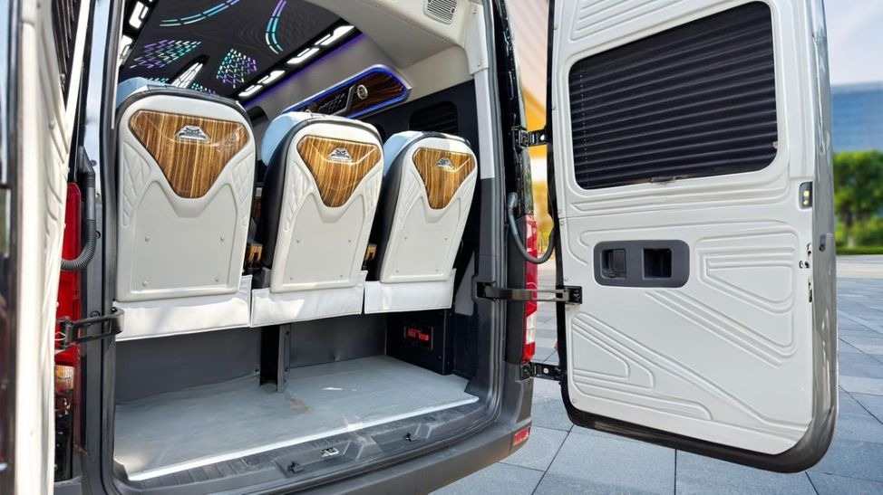 Xe Hương Khuê Nội thất Limousine 12 chỗ