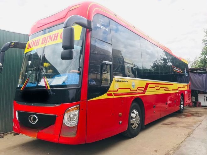 Xe Bình Định Go Bên hông xe Mặt trước xe Giường nằm 40 chỗ