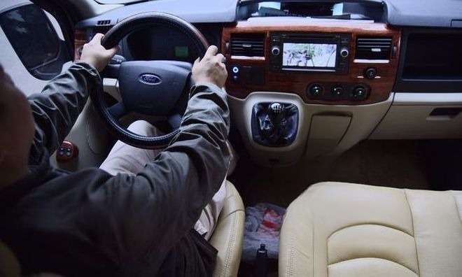 Limousine 9 chỗ VIP Phương Nguyên Limousine