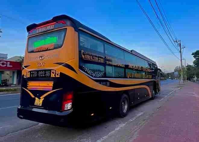 Xe Mạnh Hùng (Bình Định) Mặt sau xe Bên hông xe Limousine 22 Phòng đôi