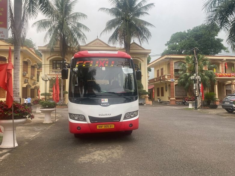 Xe Lovabus Mặt trước xe Ghế ngồi 29 chỗ