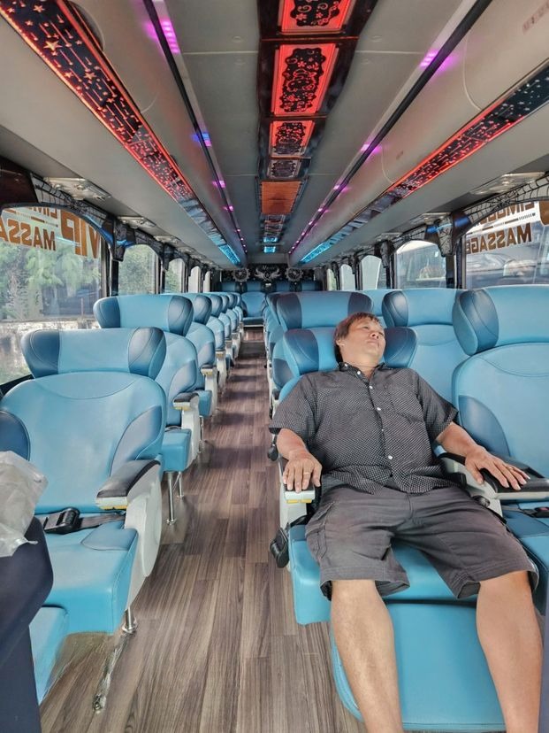 Xe Phú Quý Buslines Nội thất Limousine 28 Ghế Nằm