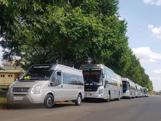 Xe Thái Sơn Mặt trước xe Limousine 24 Phòng