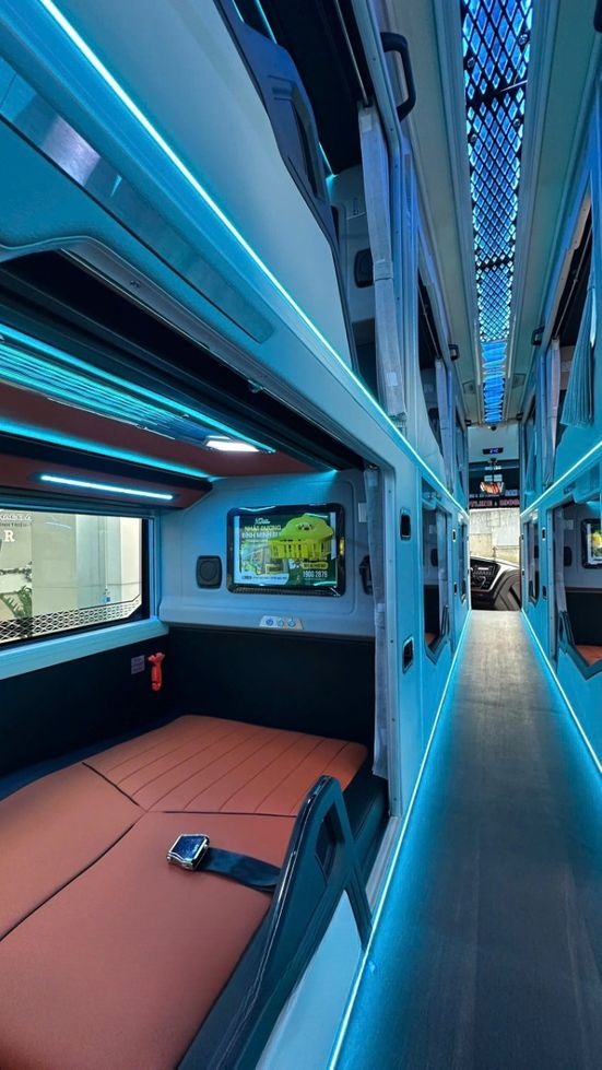 Xe Nhật Dương - Bình Minh Bus Giường nằm Tiện ích Limousine phòng 22 đôi (WC)
