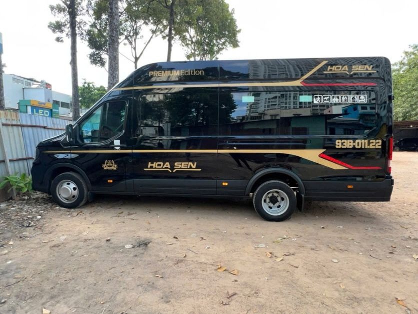 Xe Hoa Sen Bên hông xe Xe 18 chỗ