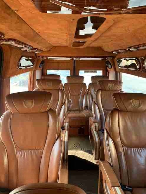Xe Thịnh Phát - Tuấn Anh Nội thất Limousine 9 chỗ