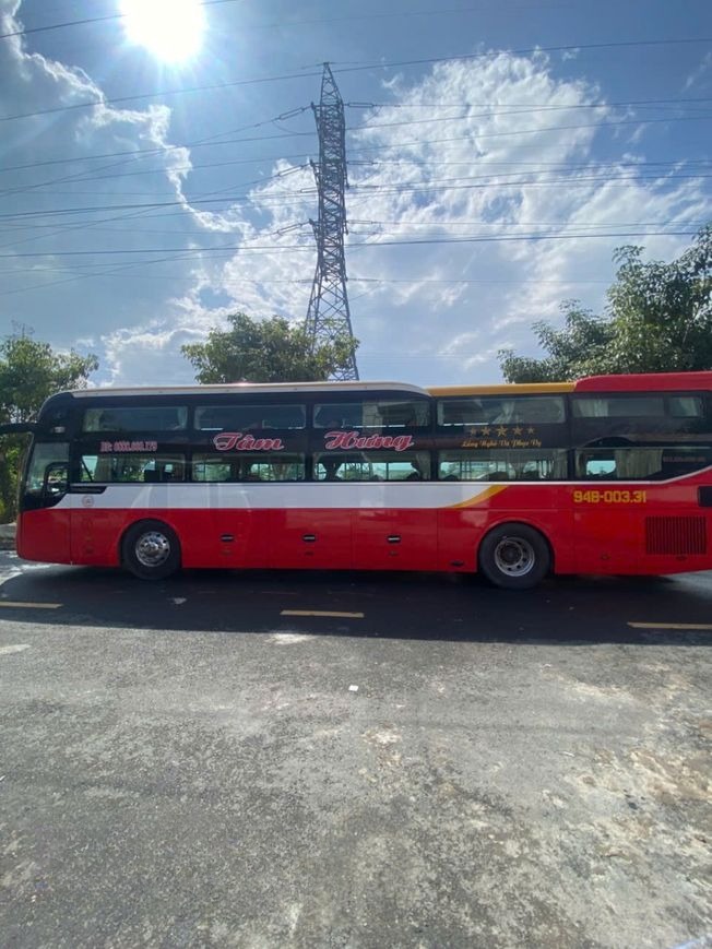 Xe Tâm Hưng Bên hông xe 