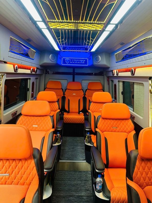 Xe Nam Định Limousine Tiện ích Nội thất Limousine 12 chỗ