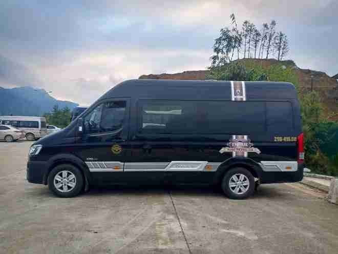 Xe Phúc Lâm Limousine Bên hông xe Limousine 11 chỗ