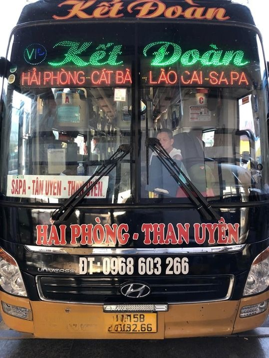Xe Kết Đoàn Travel (Hải Phòng) Mặt trước xe Limousine giường nằm 34 chỗ