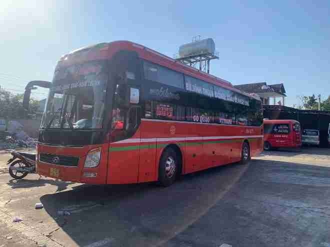 Xe Diễm Phương Mặt trước xe Bên hông xe Giường nằm 36 chỗ