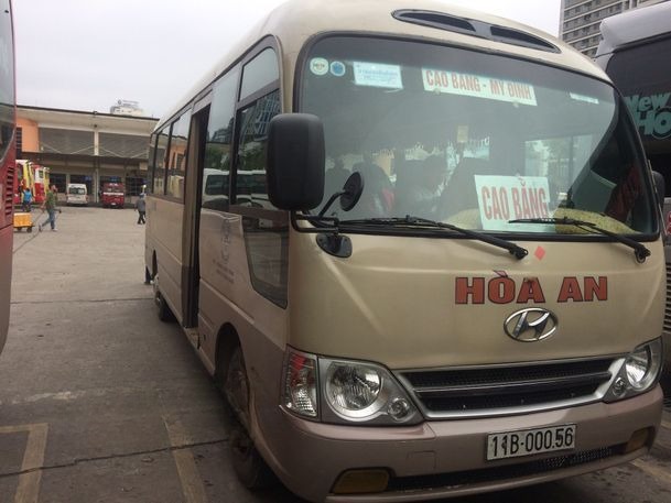 Xe Cao Bằng Express Mặt trước xe Ghế ngồi 29 chỗ