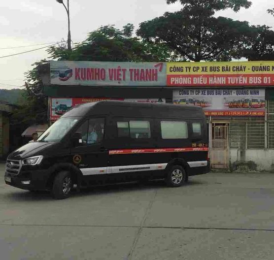 Xe KumHo Việt Thanh Bên hông xe Limousine 9 chỗ