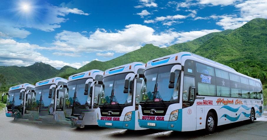 Xe Huỳnh Gia Mặt trước xe Bên hông xe Giường nằm 34 chỗ (WC)
