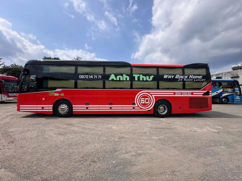 Xe Anh Thư (Đắk Nông) Bên hông xe Limousine 34 giường
