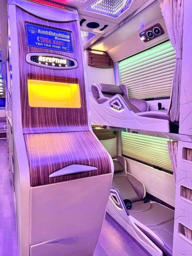 Xe Kính Diên Hồng Giường nằm Nội thất Limousine giường nằm 34 chỗ