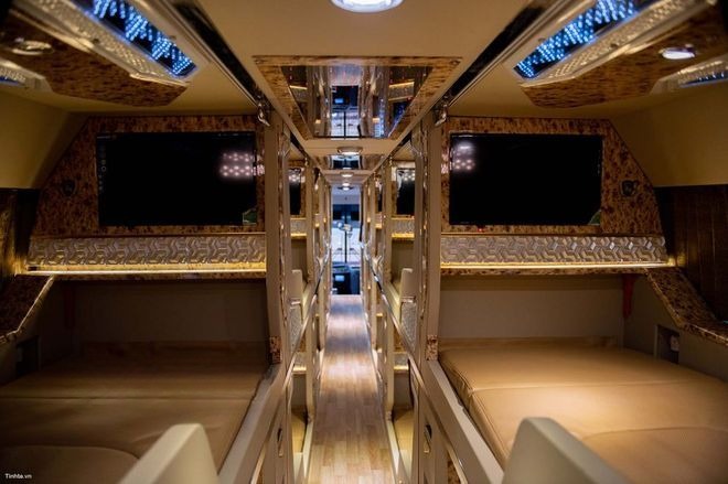 Xe Khanh Phong Nội thất Limousine giường phòng 20 chỗ (WC)