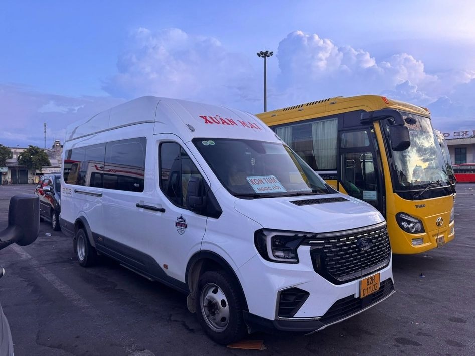 Xe Xuân Mai Mặt trước xe Bên hông xe Ghế ngồi 16 chỗ