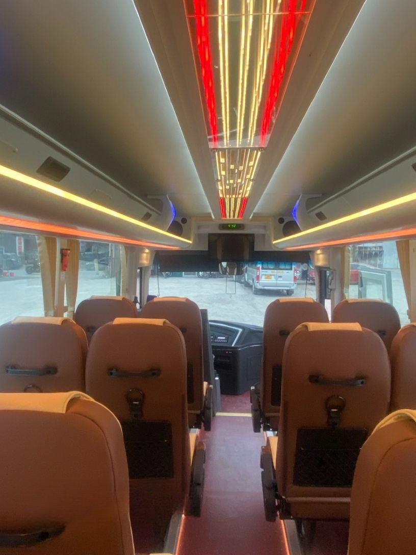 Xe Luxury Van Limousine Nội thất Ghế ngồi 29 chỗ