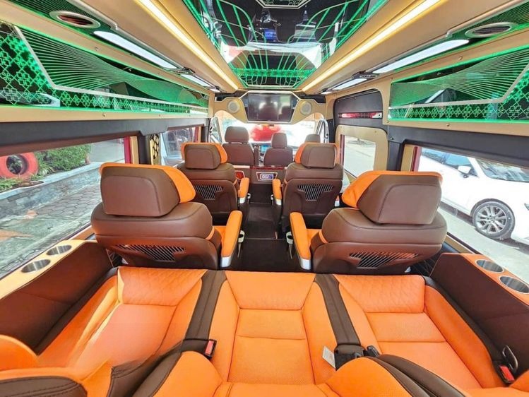 Xe Thanh Binh 7 Car Tiện ích Nội thất Limousine 9 chỗ