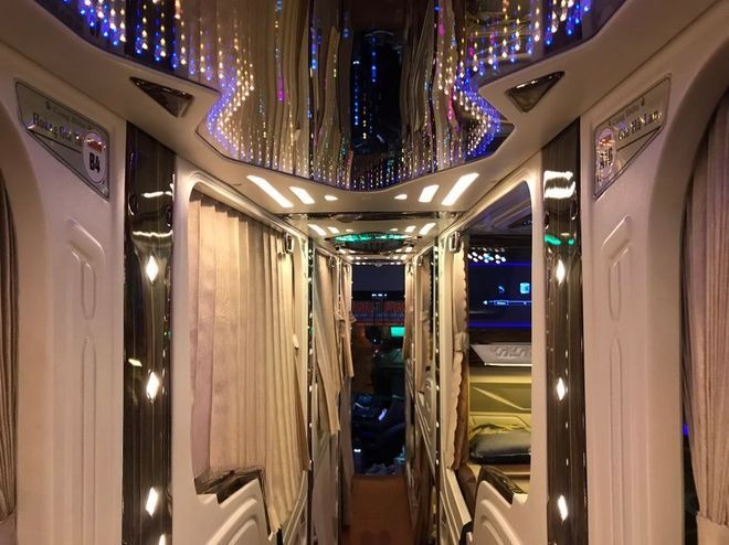 Xe Bằng Phấn Nội thất Limousine giường nằm 22 chỗ 