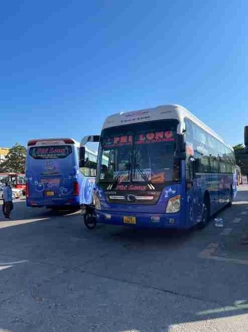 Xe Phi Long (Mậu Hường) Mặt trước xe Bên hông xe Giường nằm 40 chỗ
