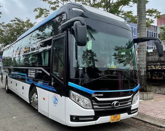 Xe Lovabus Mặt trước xe Bên hông xe Limousine 34 Phòng