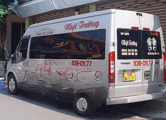 Xe Nhật Trường Mặt sau xe Ghế ngồi 16 chỗ