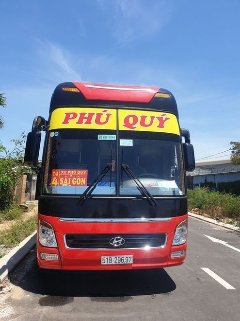Xe Phú Quý Buslines Mặt trước xe Limousine 34 phòng