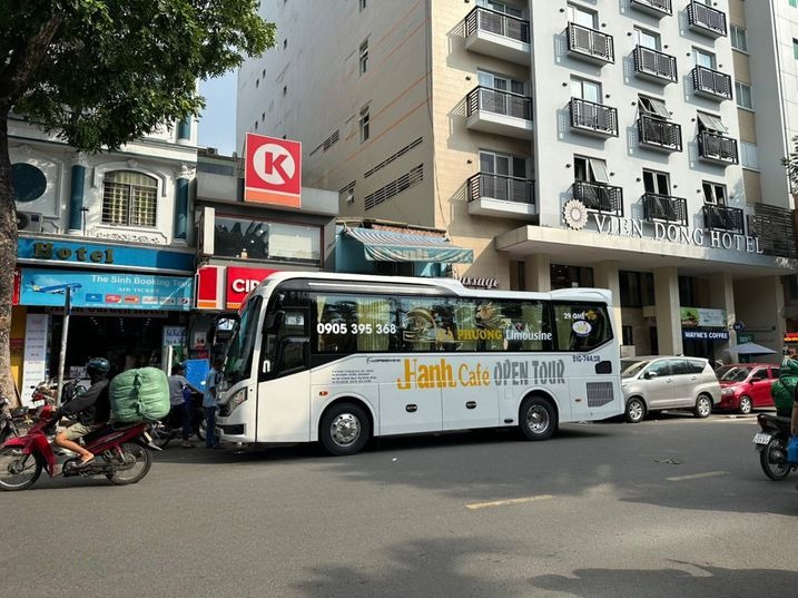 Xe Hạnh Cafe Bên hông xe Mặt trước xe Ghế ngồi 29 chỗ