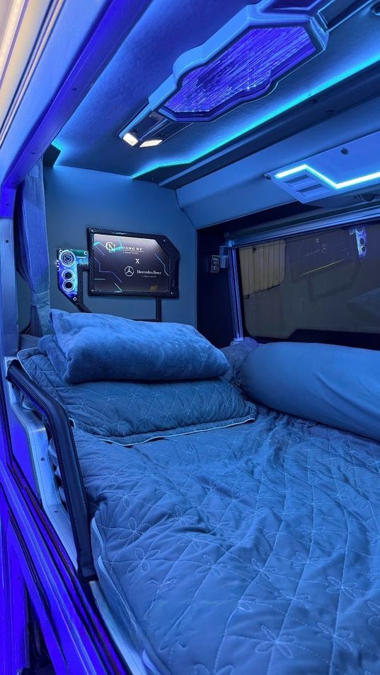 Xe Cường Ny Giường nằm Tiện ích Nội thất Limousine 24 Phòng Mercedes- Benz