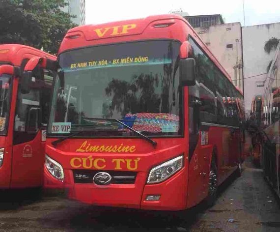 Xe Cúc Tư Mặt trước xe Limousine giường phòng 22 chỗ
