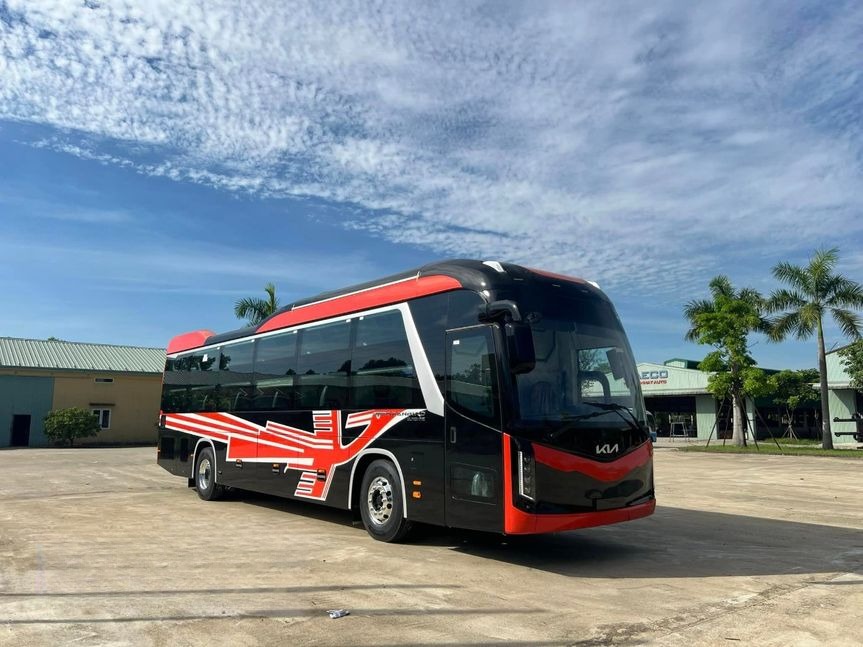 Xe Vân Anh Limousine Mặt trước xe 