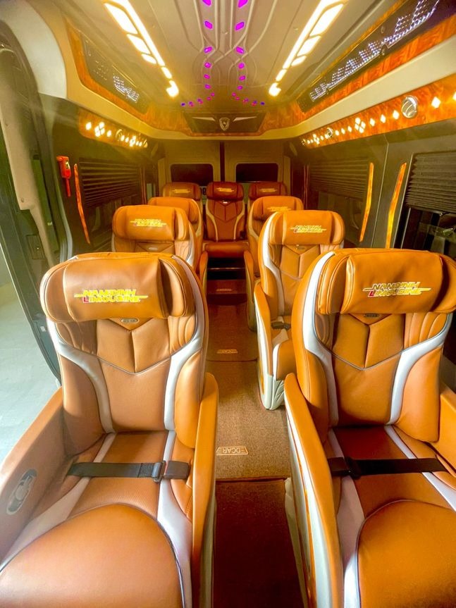 Xe Nam Định Limousine Tiện ích Nội thất Limousine 9 chỗ