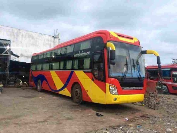 Xe Lê Hùng Mặt trước xe Bên hông xe Mặt sau xe Giường nằm 40 chỗ