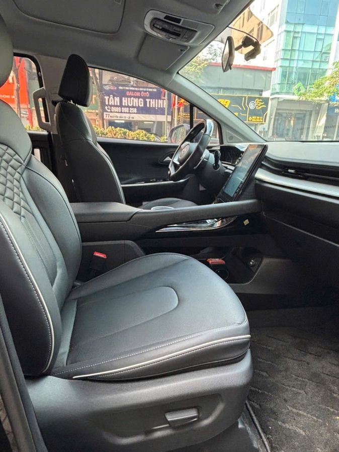 Xe Vũ Hằng Vip Sedan Ghế ngồi Nội thất Xe KIA 7 chỗ