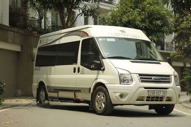 Xe Sapa Vip  Bên hông xe Limousine 9 chỗ VIP