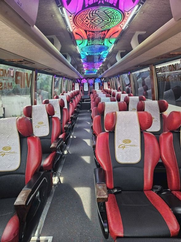Xe Phú Quý Buslines Nội thất Tiện ích Limousine 28 Ghế Nằm